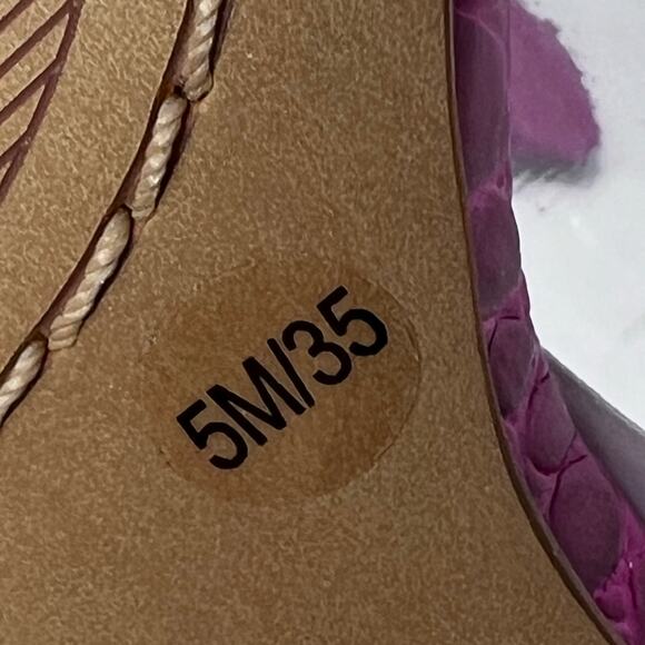 Vince Camuto Reesera Deep Magenta Croco Sandal Women's 5M NWB Barbie - Picture 10 of 11